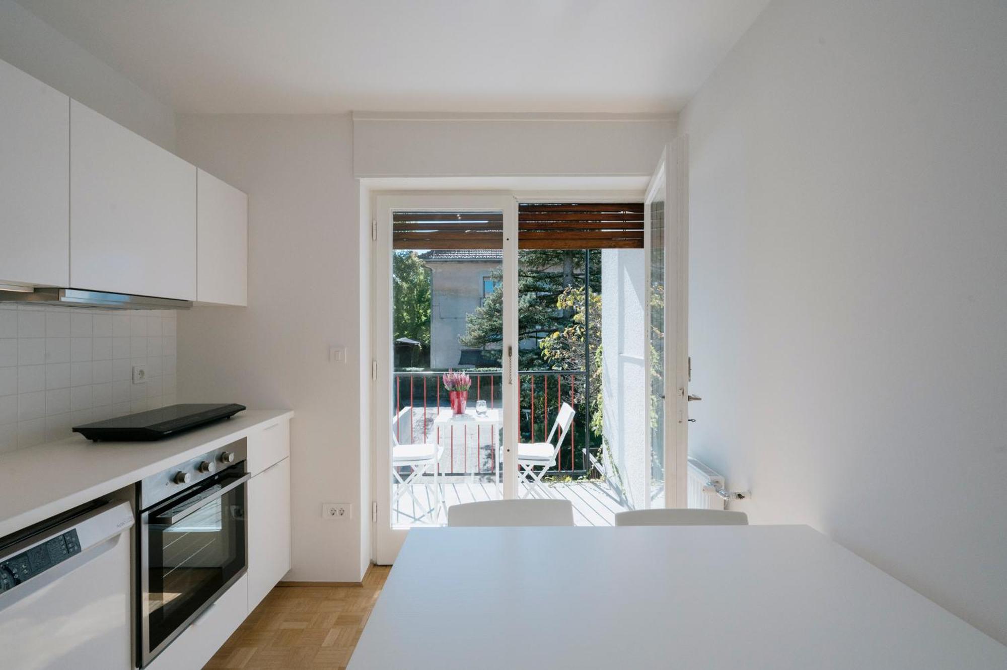 Ljubljana C17 4-Bedroom Private Row House With Garden And Parking Εξωτερικό φωτογραφία